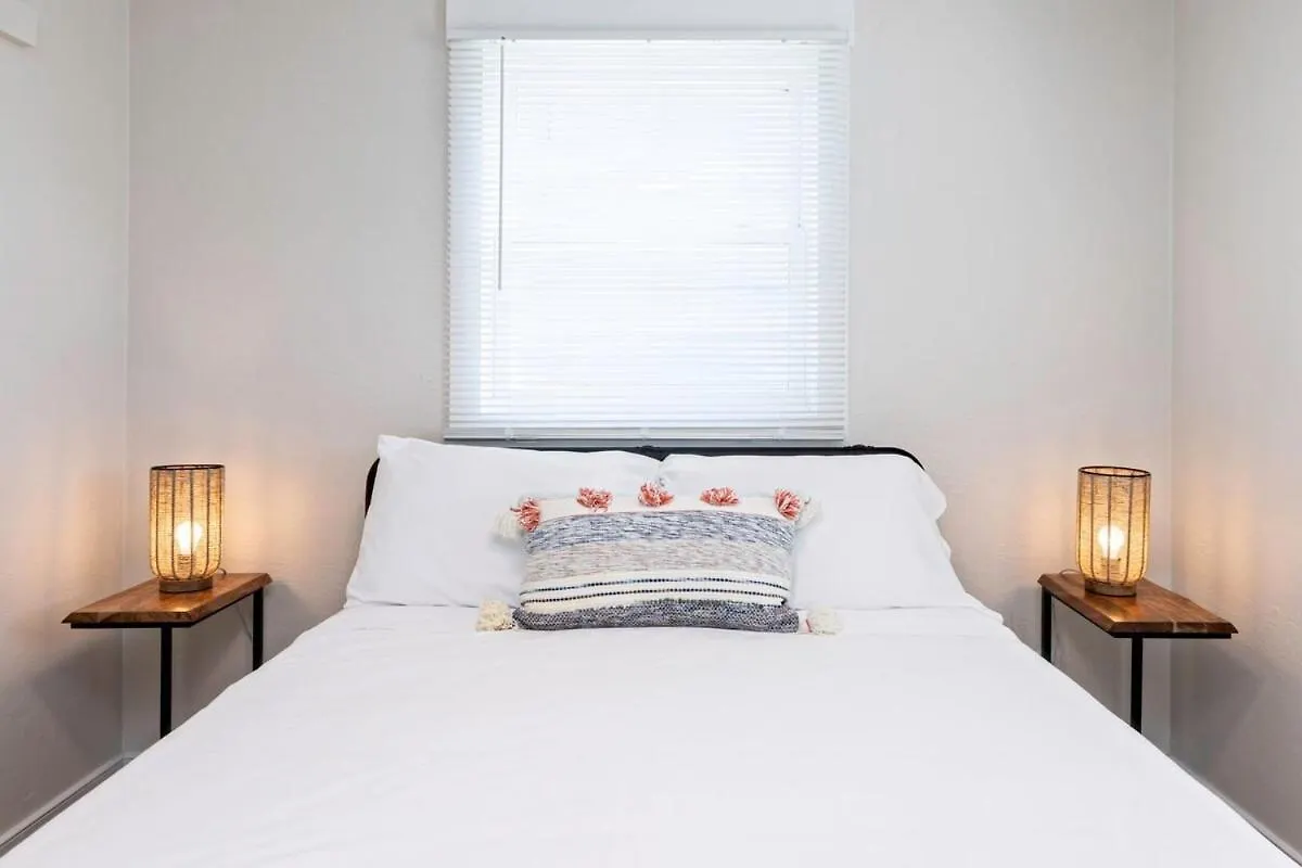 The Beach Vibe With Hot Tub 8 Min To The Beach Virginia Beach Holiday home