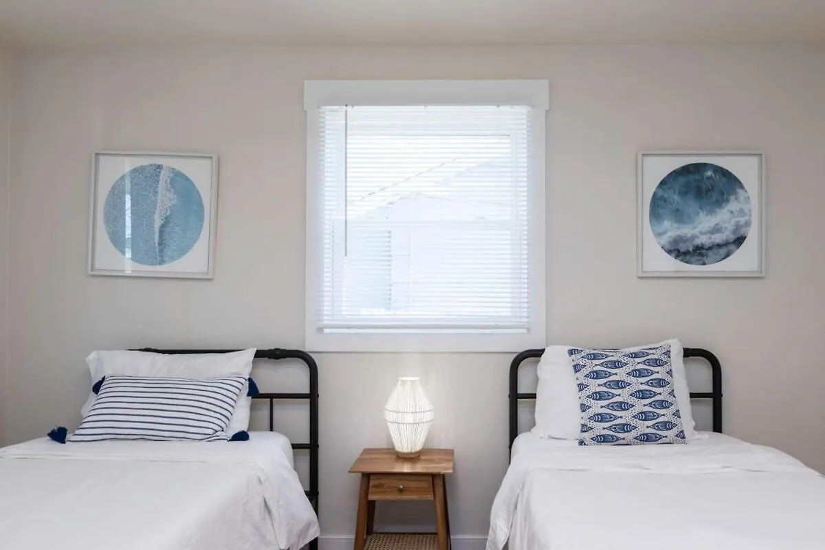 The Beach Vibe With Hot Tub 8 Min To The Beach Virginia Beach