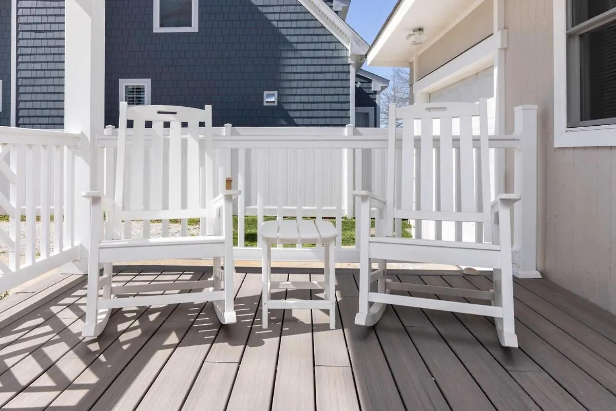 The Beach Vibe With Hot Tub 8 Min To The Beach Virginia Beach 0*,  United States